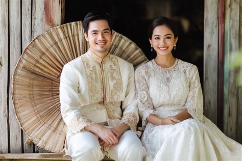 フィリピン民族衣装 女性(バロ・アット・サヤ) 男性 (バロン・タガログ) | フィリピン移住・観光の情報ポータルサイト | イミグレナビ