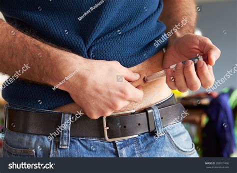 Injecting Insulin 的图像结果