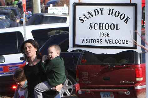 Sandy Hook Parents React to Uvalde School Shooting - The New York Times