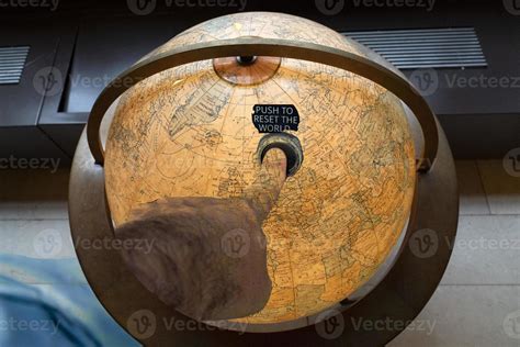 Old Earth Globe 的图像结果