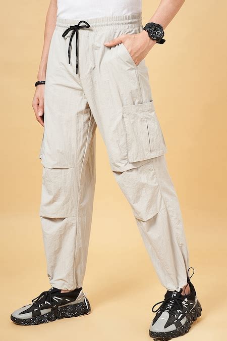 Light Grey Solid Casual Men Regular Fit Joggers - Selling Fast at ...