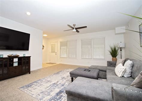 Spacious 6-Bedroom Lakeside Retreat with Stunning Views and Ample ...