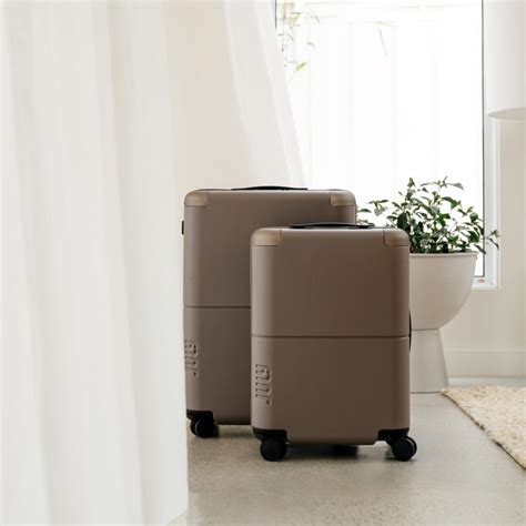 July Luggage Review - Must Read This Before Buying