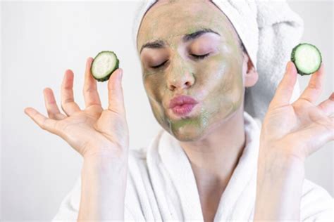 HOW TO USE NEEM LEAVES FOR DARK SPOTS? – IORA India