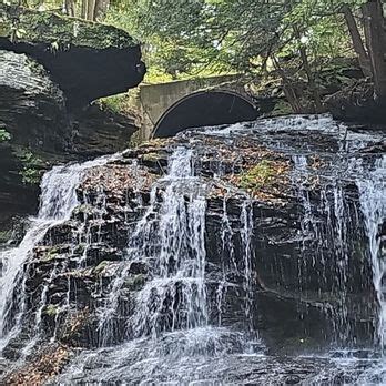 COBBLEHAUS AT THE FALLS - Updated January 2025 - 77 Photos & 25 Reviews ...