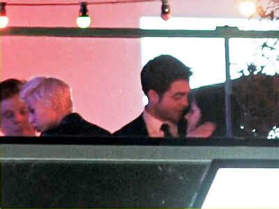 Robert Pattinson and Kristen Stewart were spotted having a long coupley ...