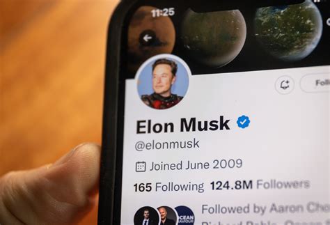 Elon Musk Risks Sending Twitter into Death Spiral - Newsweek