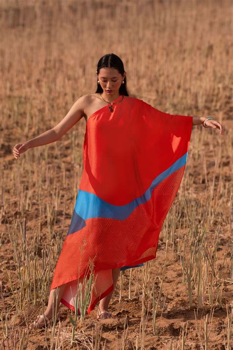 Clos - Burning Red Dress - Elahe