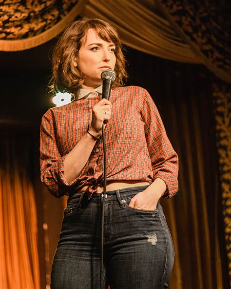 Picture of Milana Vayntrub