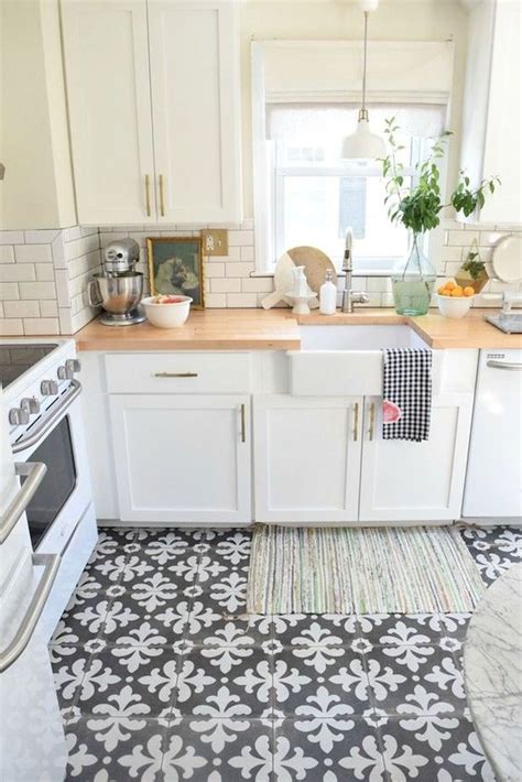 42 Awesome Tile Flooring Designs Ideas For Modern Kitchen | Tuscan ...