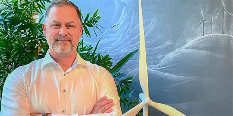 Microsoft Learn: Build skills that open doors in your career Background