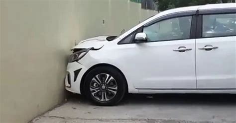 Video: Driver Crashes New Kia Carnival Minivan Into Showroom Wall