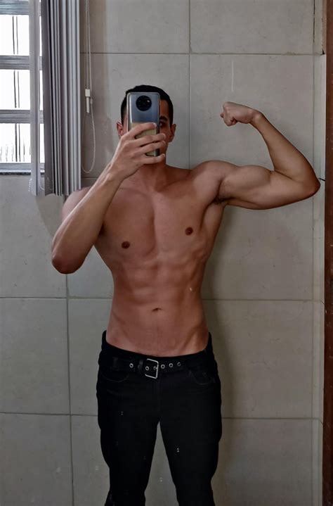 Laser eyes 173cm(5.8ft) - 73kg(161 lbs) : r/GregDoucette