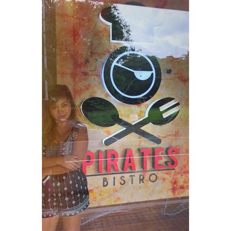 THE REEF HOTEL AND RESIDENCES (Subic Bay Freeport Zone) - Hotel Reviews ...