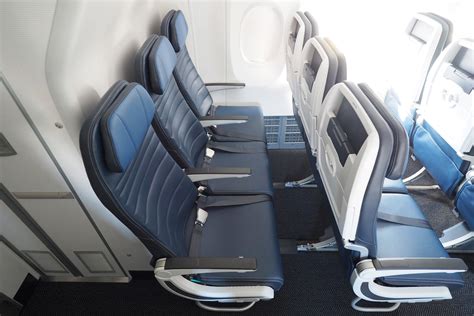 Where to Sit on United's 737 MAX 9: Economy and First Class - The ...