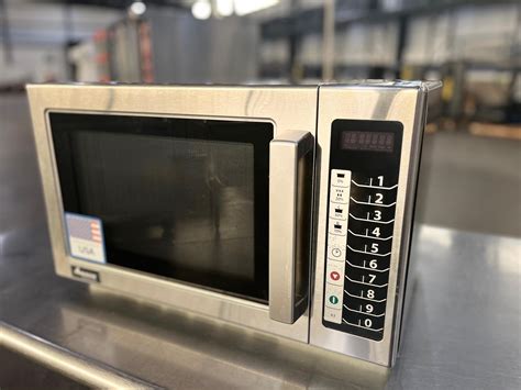 Amana Commercial Microwave | Live and Online Auctions on HiBid.com