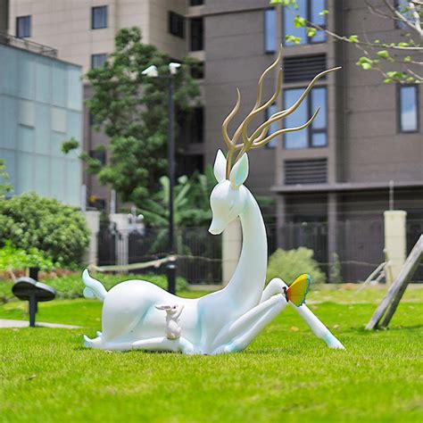玻璃钢彩绘鹿雕塑 抽象鹿雕塑 制作厂家 - 八方资源网