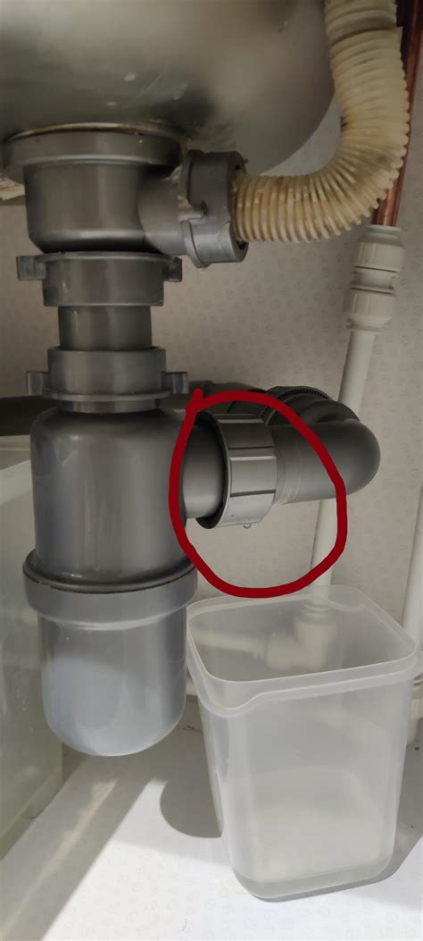 Leak under sink : r/DIYUK