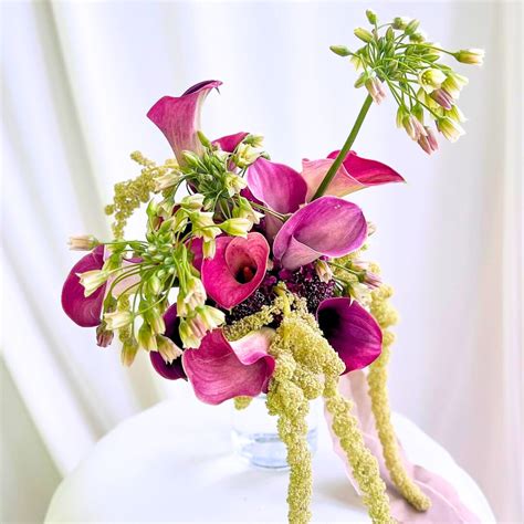 Calla Lilies Return as Chic Staples in Wedding Florals