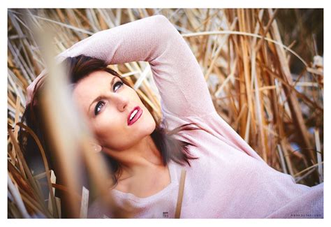 Nature Photography Women 的图像结果