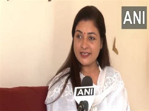 "Hope she works for women's safety": Congress' Alka Lamba recalls old ...