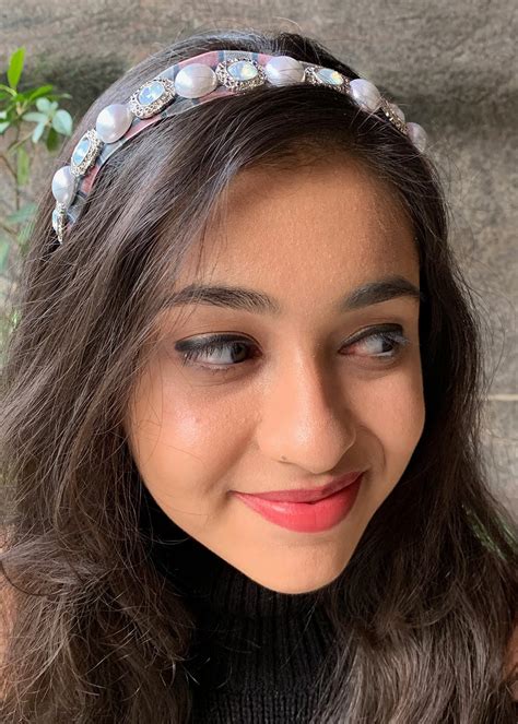 Get Stone & Pearl Embellished Mesh Headband at ₹ 549 | LBB Shop