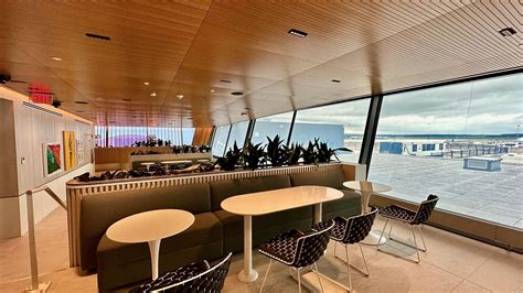 First look at Capital One airport lounge opening in Washing Dulles ...