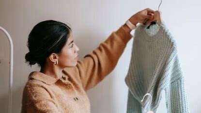 Woolen Clothes Cleaning : लोकरीचे कपडे धुताना करू नका या 7 चुका ...
