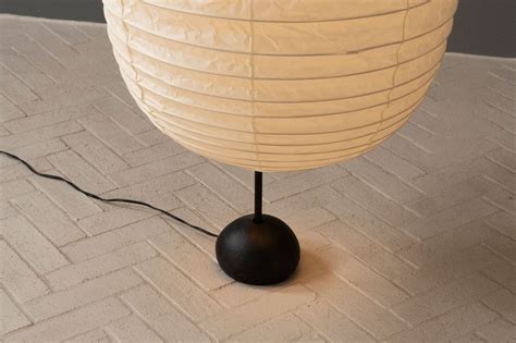 Noguchi Akari Model 32N Floor Lamp — RESIDE