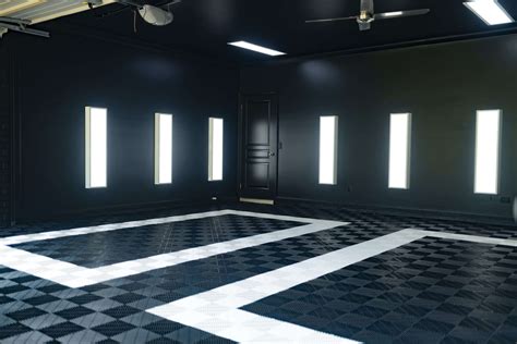 Durable Garage Flooring Solutions – Epoxy & Tiles