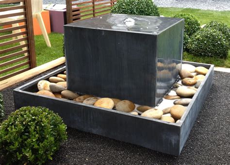 Modern water fountains outdoor - Hawk Haven