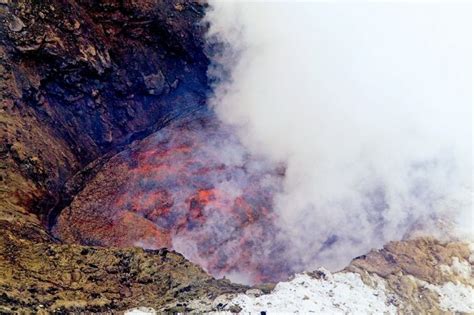 科学网—刚刚喷发的埃里伯斯火山到底是谁家老大？ - 段煦的博文