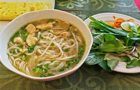 A Traveler’s Food Diary - Street Food from Vietnam | Foodaholix