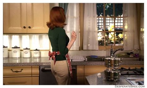 Bree Van De Kamp in kitchen outfit Desperate Housewives, Wisteria Lane ...