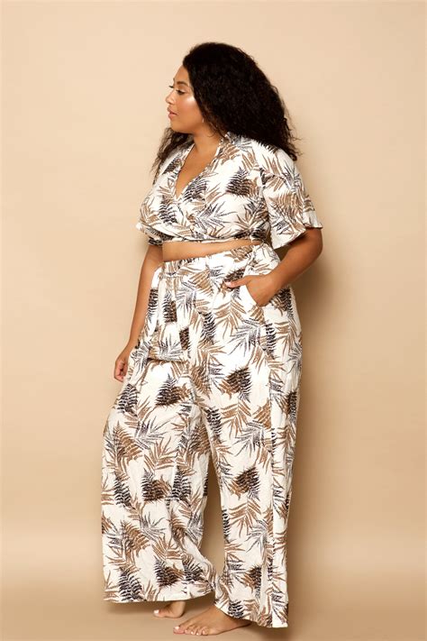 Resort Wear - Astra Signature | Plus size resort wear, Plus size ...