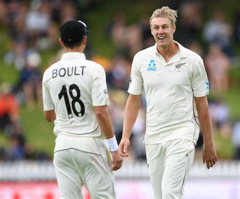 Ind vs NZ न्यूजीलैंड के 2 गेंदबाजों के आगे टीम इंडिया ढेर, 165 रन पर ...