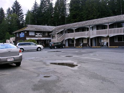 PIONEER INN (Port Hardy) - Motel Reviews, Photos, Rate Comparison ...