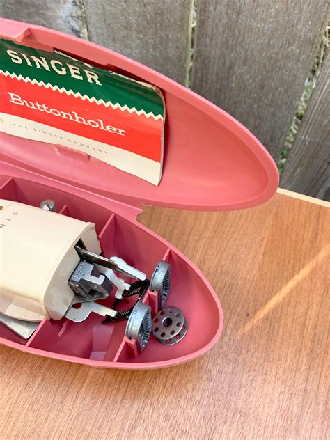 Singer Button Magic Tool 的图像结果