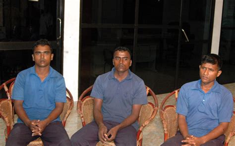 09_11_06_sea_02 Sri Lanka Navy troopers from Dvora Fast Attack Craft ...