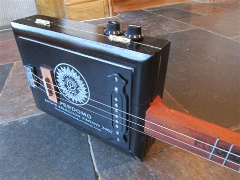 Cigar Box Slide Guitar Tutorial 的图像结果