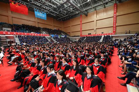 学校举行2021届研究生毕业典礼-东北电力大学
