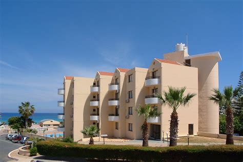 CONSTANTINOS THE GREAT HOTEL APARTMENTS (Famagusta) - Apartment Reviews ...