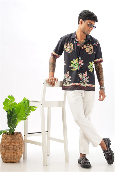 Black leaf printed camp collar shirt – VESTIRIO