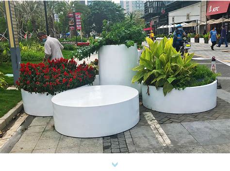 玻璃钢花盆圆形组合商业街梯形白色大号种树花钵异形花箱 - 深圳市巧工坊工艺饰品有限公司