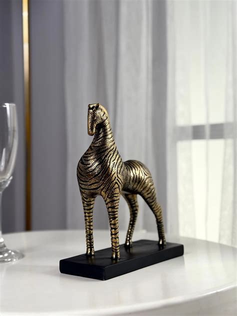 Majesty Horse (Small) Showpiece – High Objects