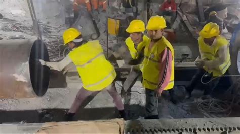Video | How rat miners are drilling through the rubble to bring out ...