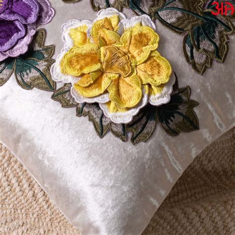Shaded Floral Velvet Cushion Cover with Patchwork – Aawrun
