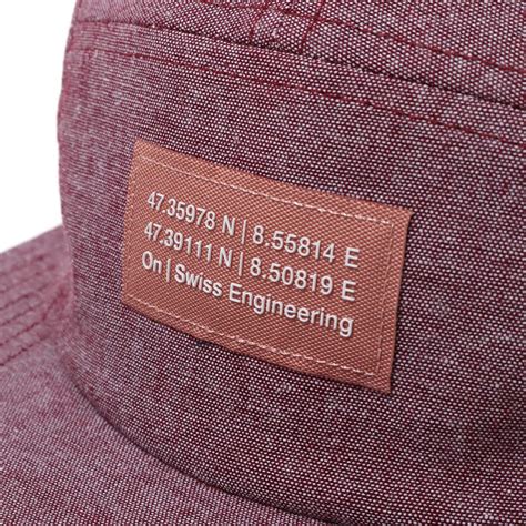 On 5 Panel Cap Mulberry（オン 5パネル キャップ-レッド） | atmos（アトモス） 公式オンラインストア