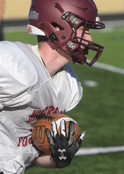 Photo gallery of Warren-Mott football practice – Macomb Daily