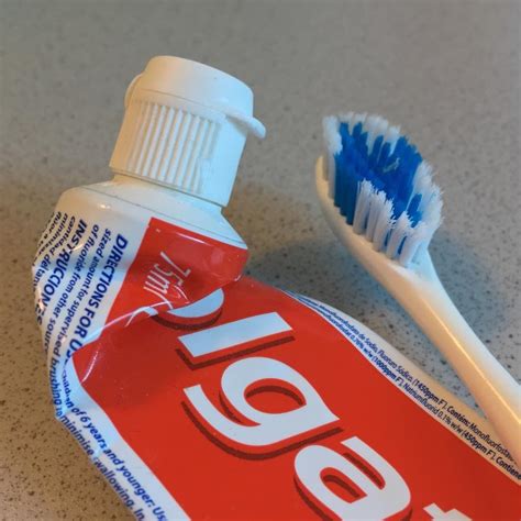 Toothpaste Clean Stain 的图像结果